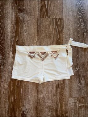 Vintage Y2K White Women's Tie-Detail Swim Shorts with Embroidered Chevron Accent
